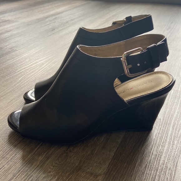 Bandolino black heels size 7 - Picture 2 of 2